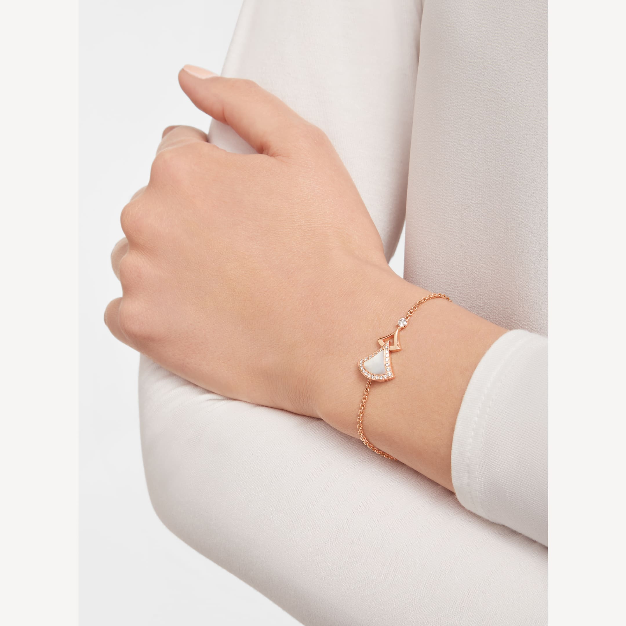 18K BVLGARI BV DIVAS' DREAM Pearl Bracelet