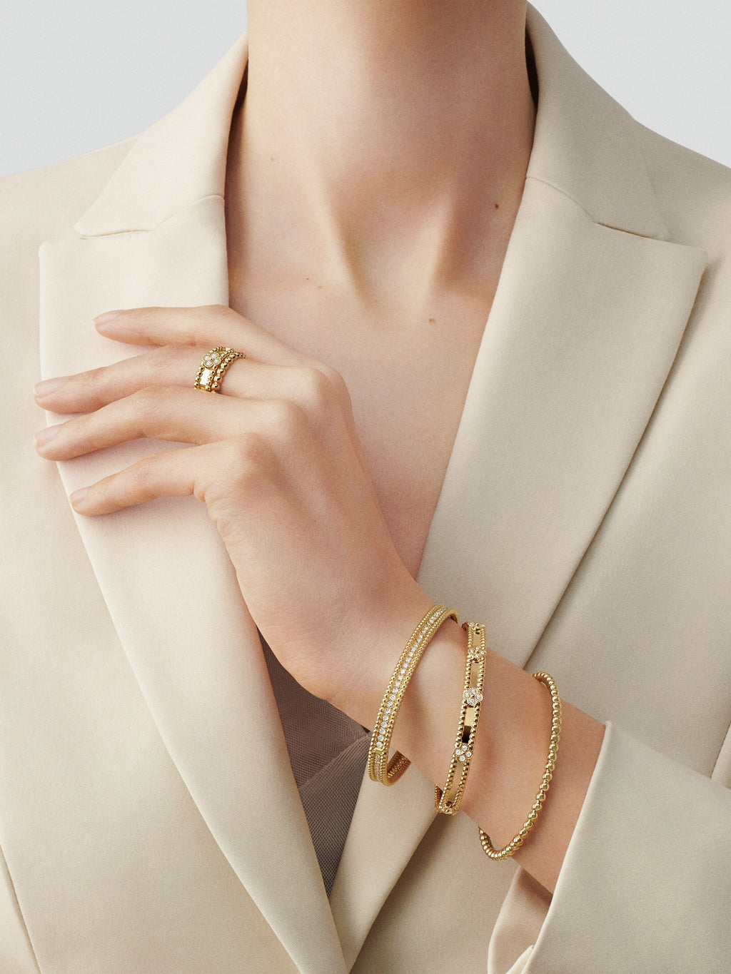 18K Van Cleef & Arpels Yellow Gold Perlee Pearls Bracelet