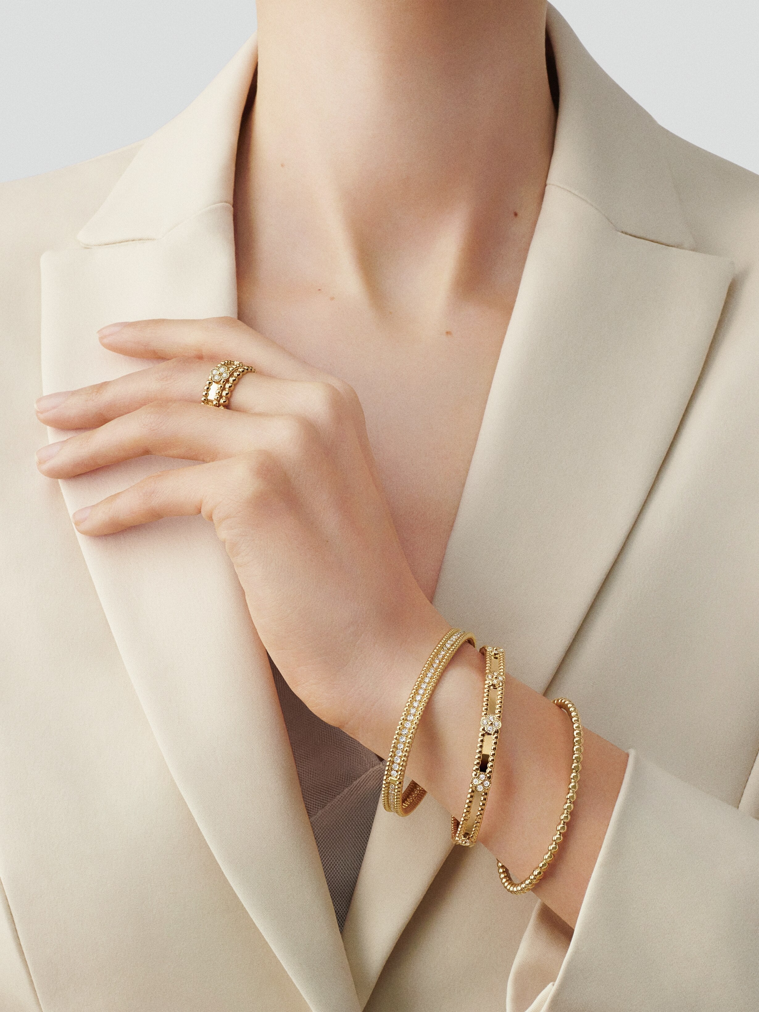 18K Van Cleef & Arpels Yellow Gold Perlee Pearls Bracelet