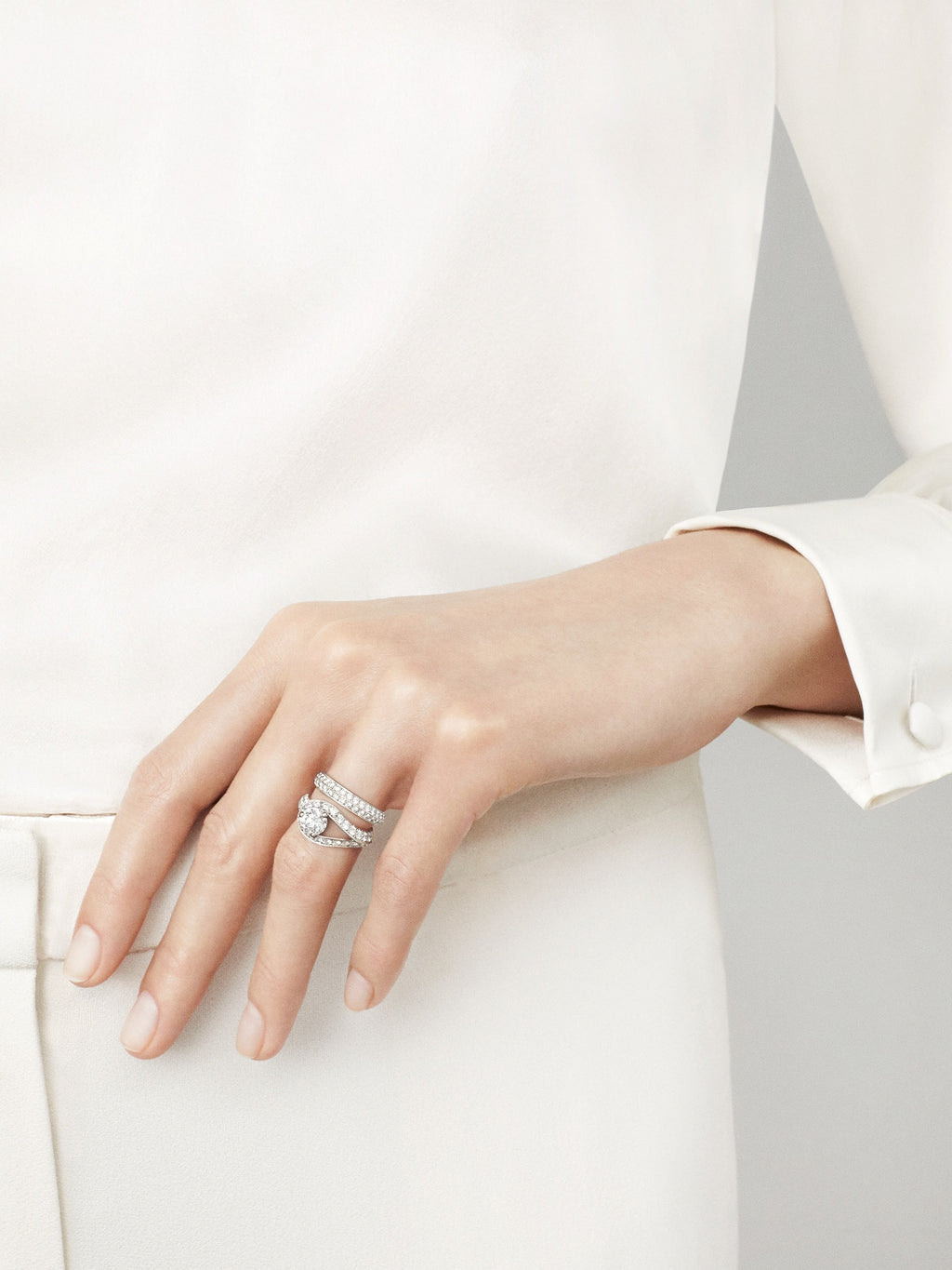 18K Van Cleef & Arpels Couture Wedding Diamond Ring