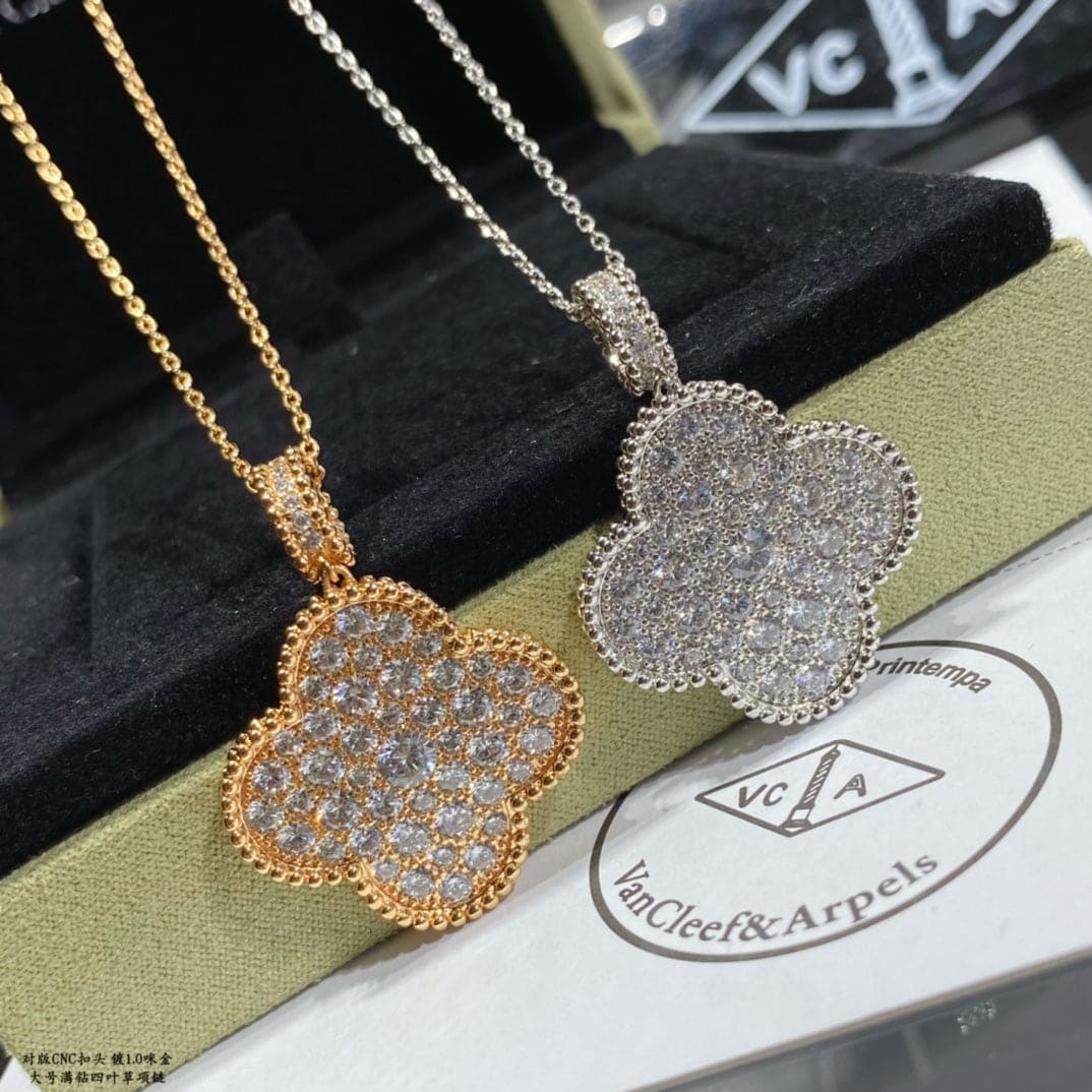 18K Van Cleef & Arpels Magic Alhambra One Motifs Diamonds Clover Necklace
