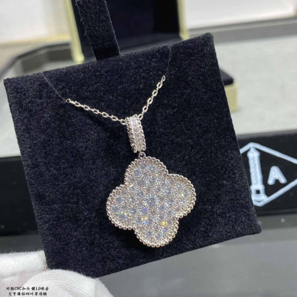 18K Van Cleef & Arpels Magic Alhambra One Motifs Diamonds Clover Necklace