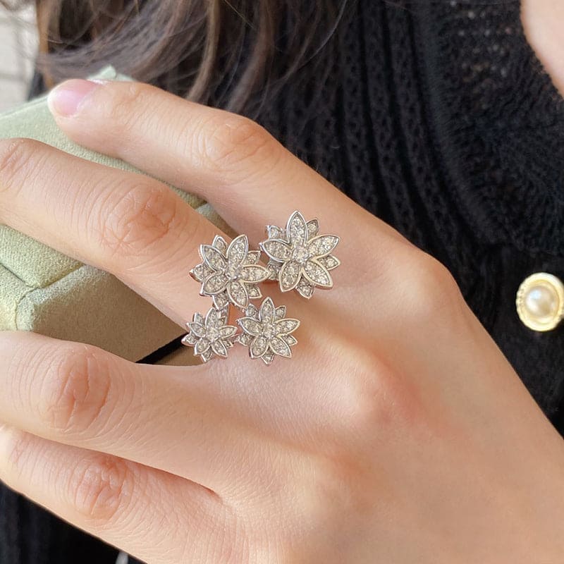 18K Van Cleef & Arpels Lotus Four Flowers Ring