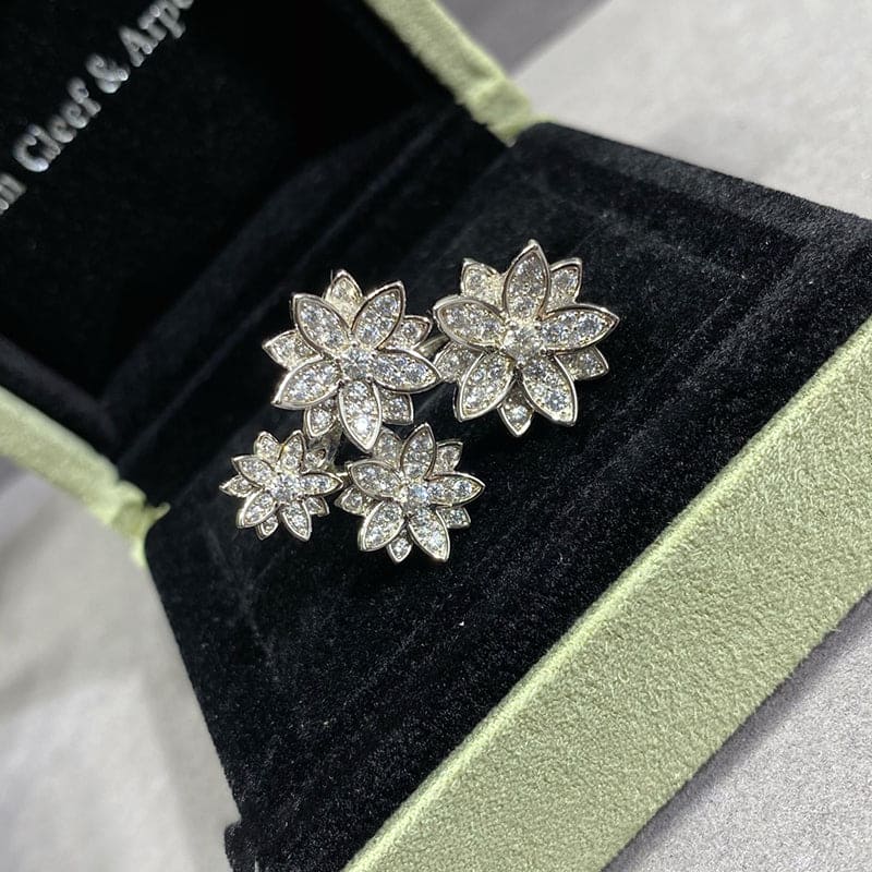18K Van Cleef & Arpels Lotus Four Flowers Ring