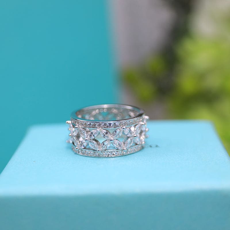 18K Tiffany Victoria Ring