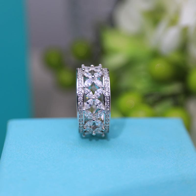 18K Tiffany Victoria Ring