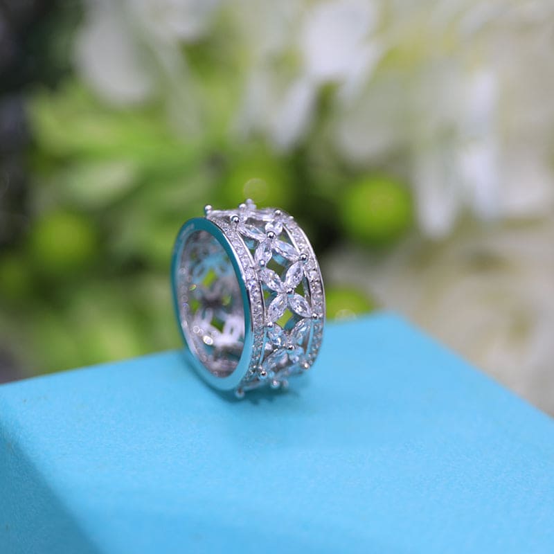 18K Tiffany Victoria Ring