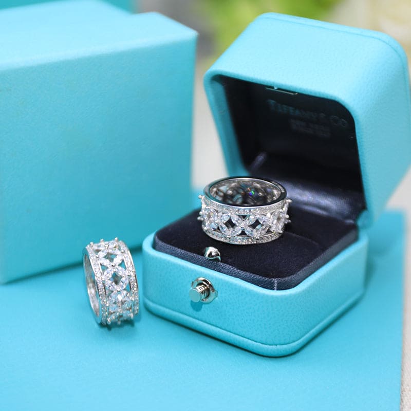 18K Tiffany Victoria Ring