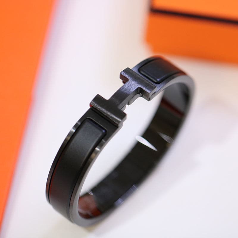 18K Clic Hermes So Black Bracelet