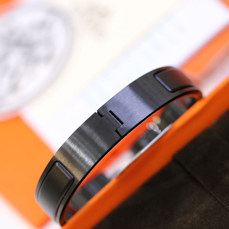 18K Clic Hermes So Black Bracelet