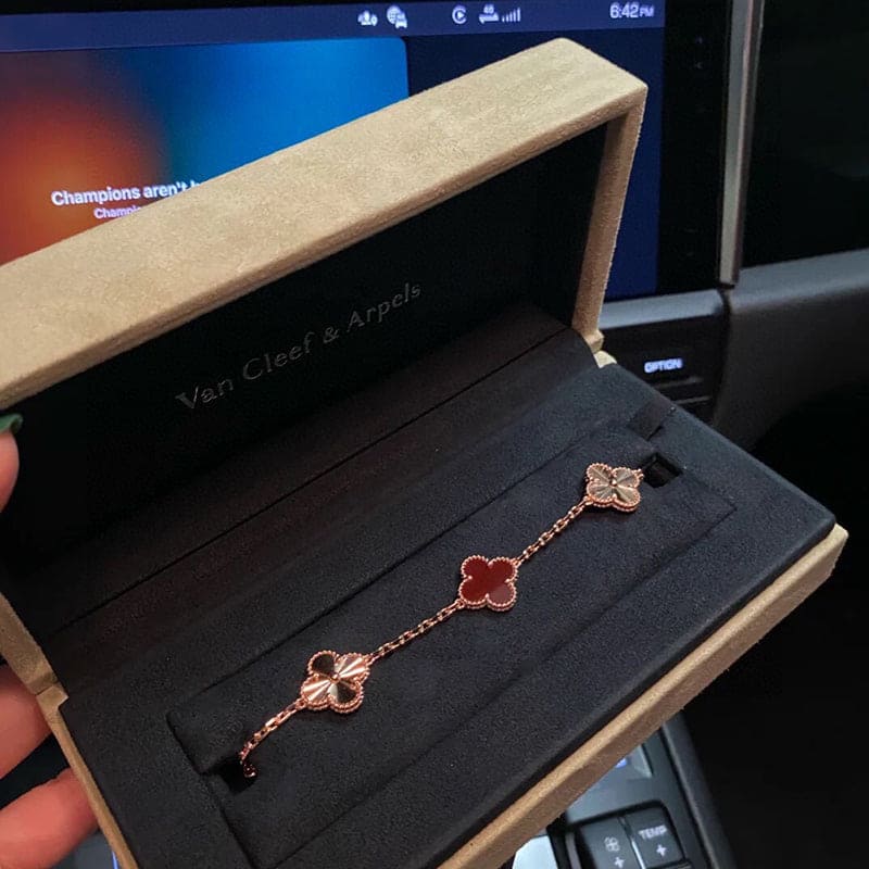 18K Van Cleef & Arpels Vintage Alhambra Five Motifs Carnelian Clover Bracelet