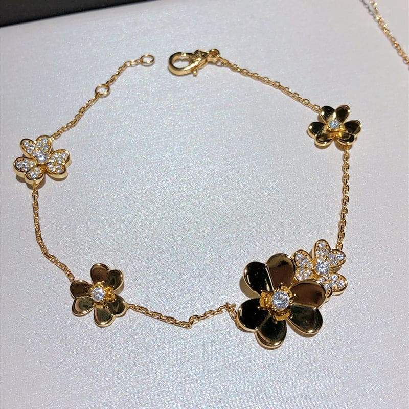 18K Van Cleef & Arpels Frivole Diamonds Clover Bracelet