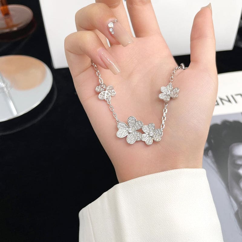 18K Van Cleef & Arpels Frivole Diamonds Clover Bracelet