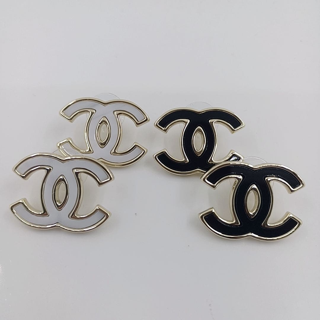 18K Chanel Black Earrings