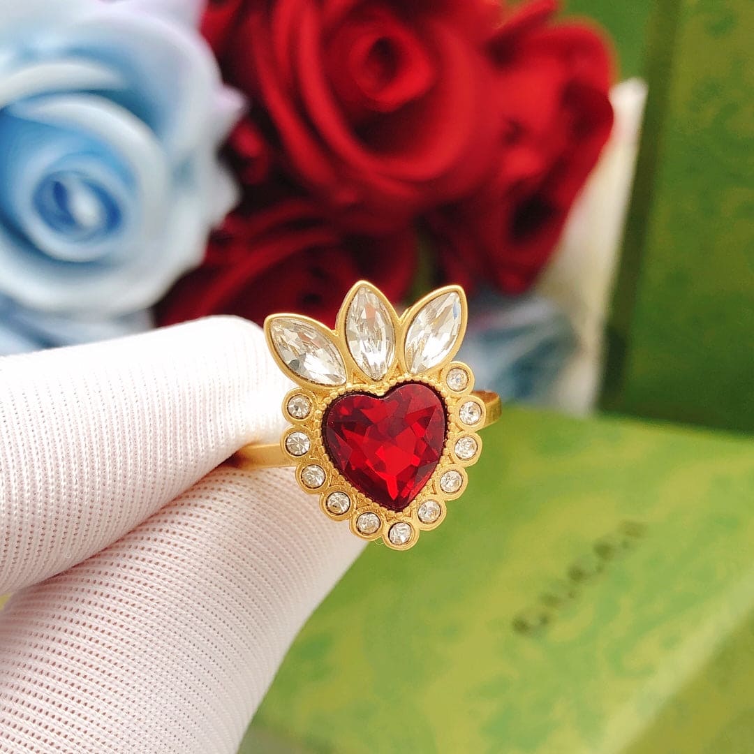18K Gucci Crystal Heart Ring