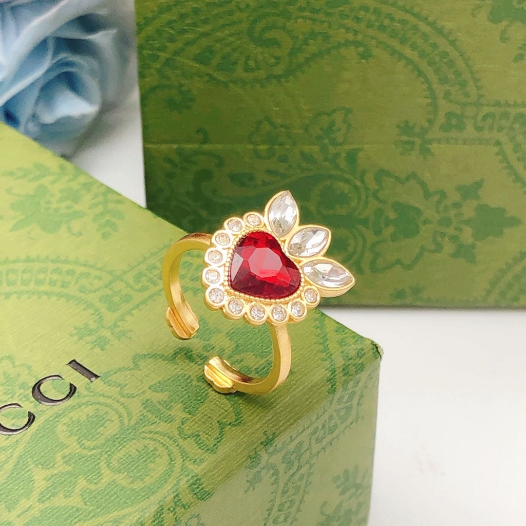 18K Gucci Crystal Heart Ring