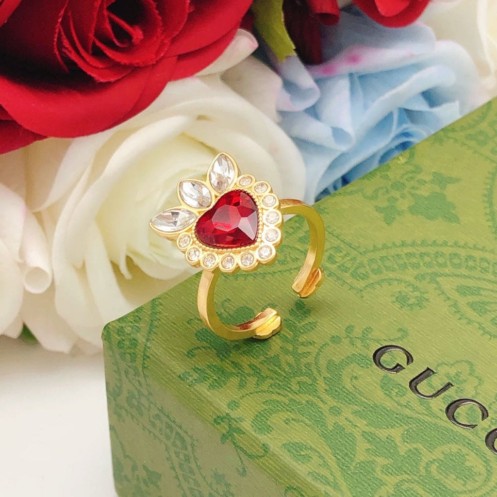 18K Gucci Crystal Heart Ring