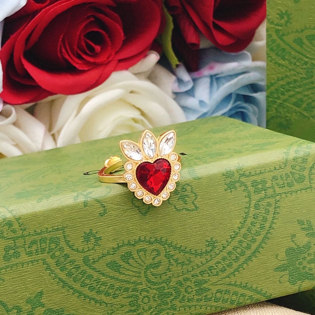 18K Gucci Crystal Heart Ring