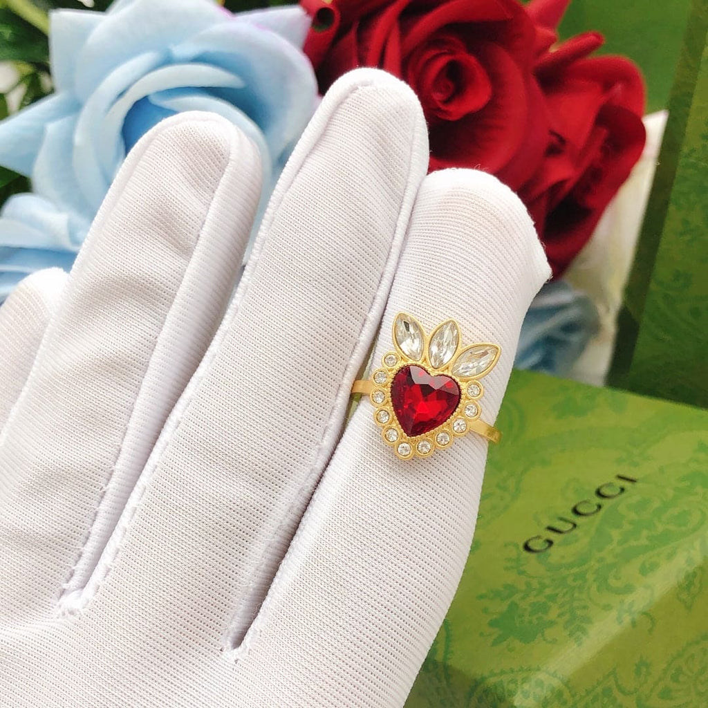 18K Gucci Crystal Heart Ring