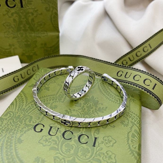 Gucci Interlocking G Wide Ring