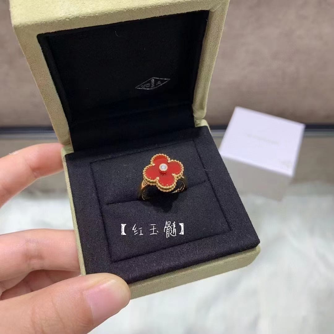 18K Van Cleef & Arpels Vintage Alhambra Carnelian Ring