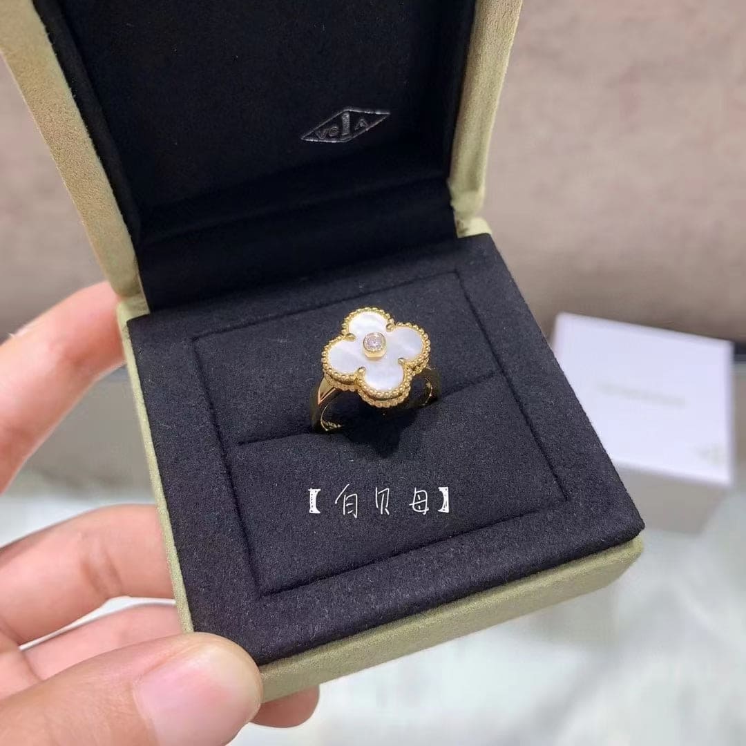 18K Van Cleef & Arpels Vintage Alhambra Pearl Ring