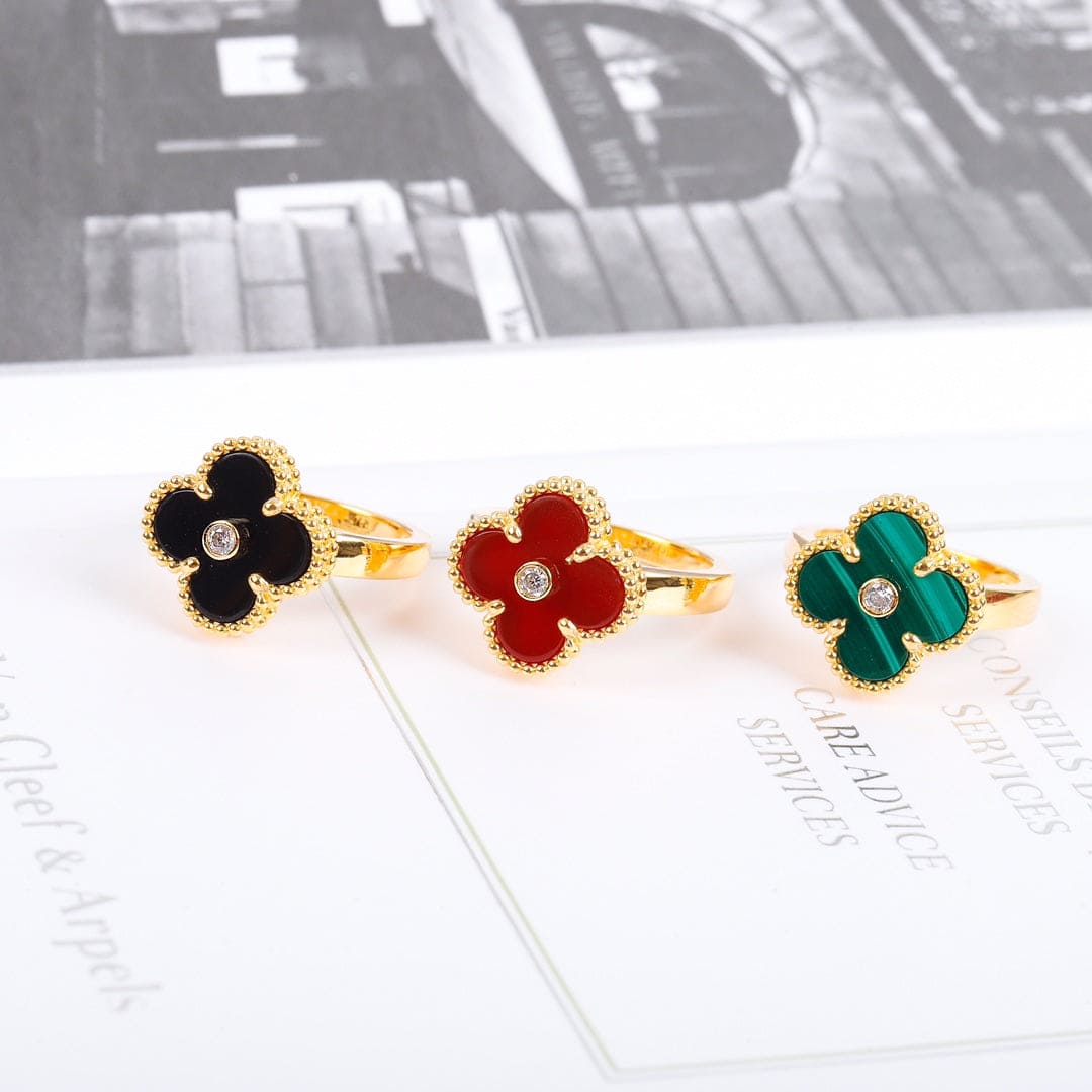 18K Van Cleef & Arpels Vintage Alhambra Malachite Ring