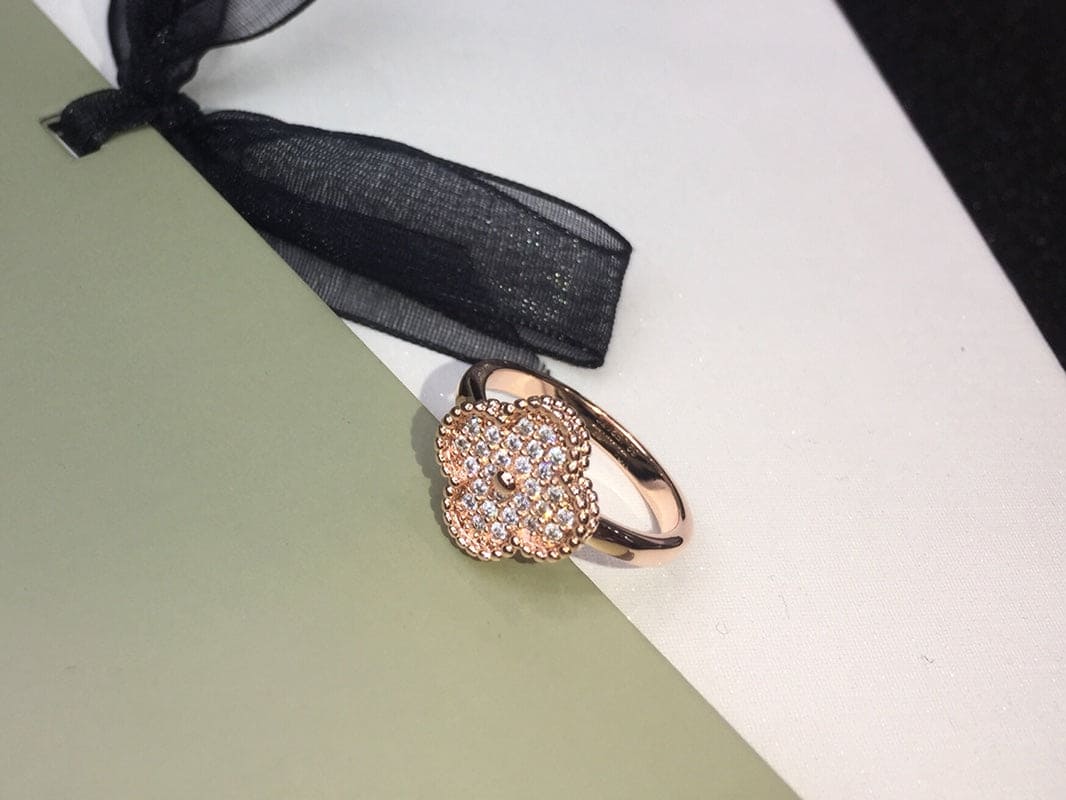 18K Van Cleef & Arpels Vintage Alhambra Diamonds Ring