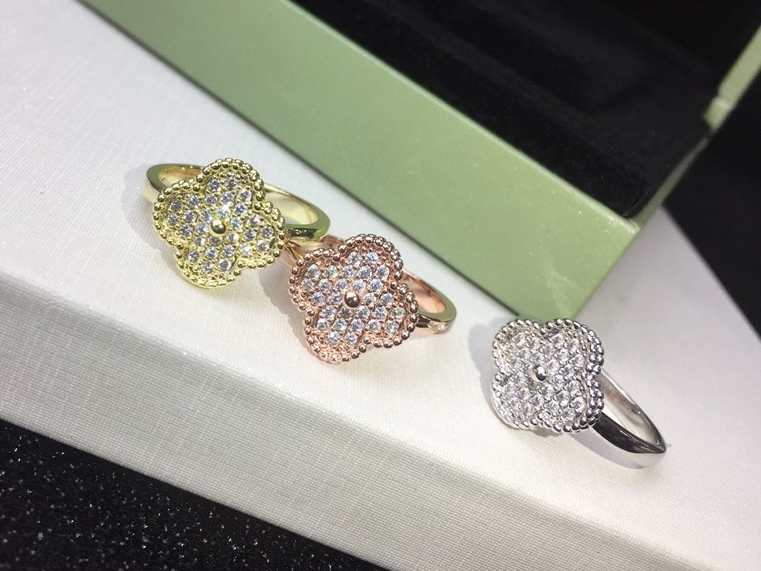 18K Van Cleef & Arpels Vintage Alhambra Diamonds Ring