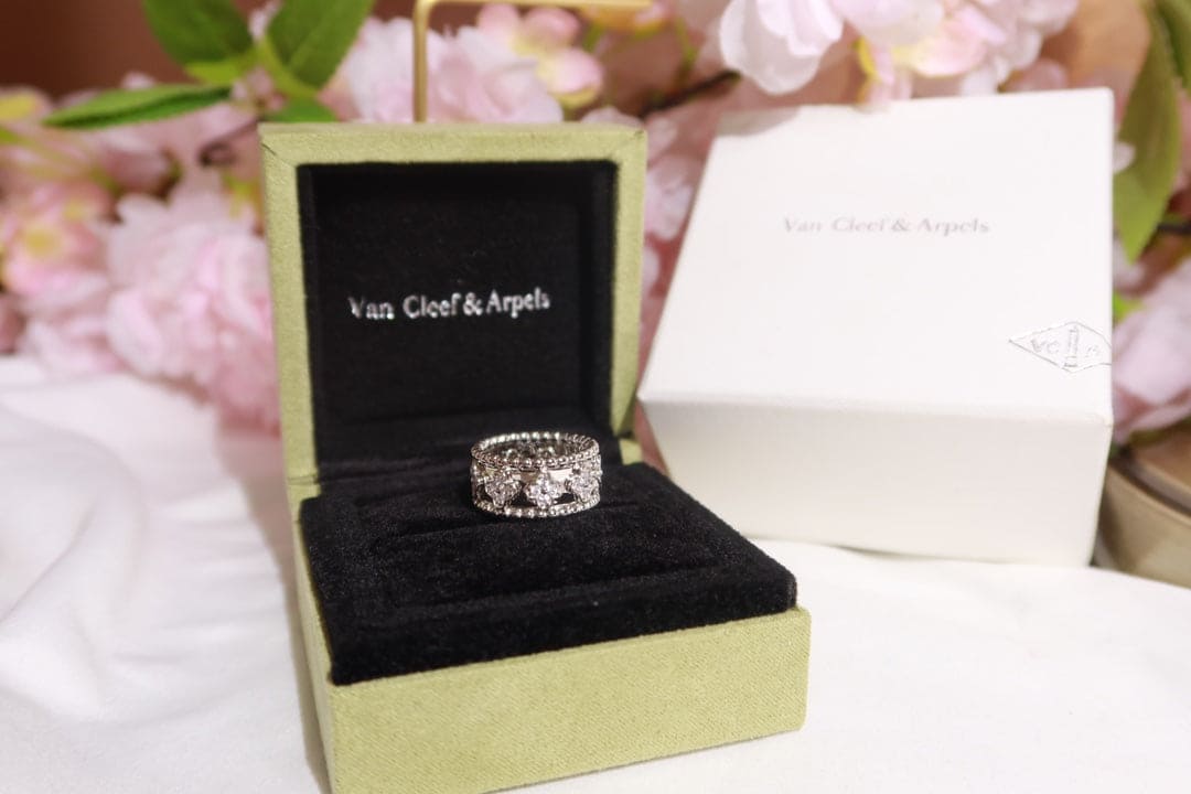 18K Van Cleef & Arpels White Gold Perlee Clovers Ring