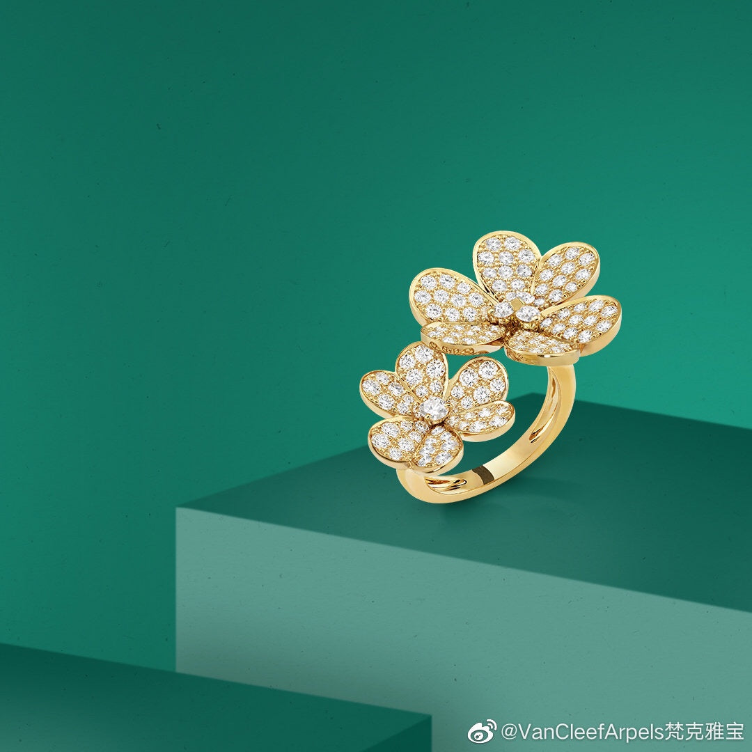 18K Van Cleef & Arpels Frivole Between the Finger Ring