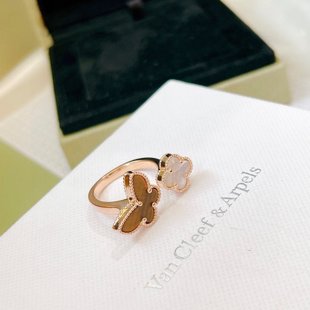 18K Van Cleef & Arpels Lucky Alhambra Between the Finger Ring