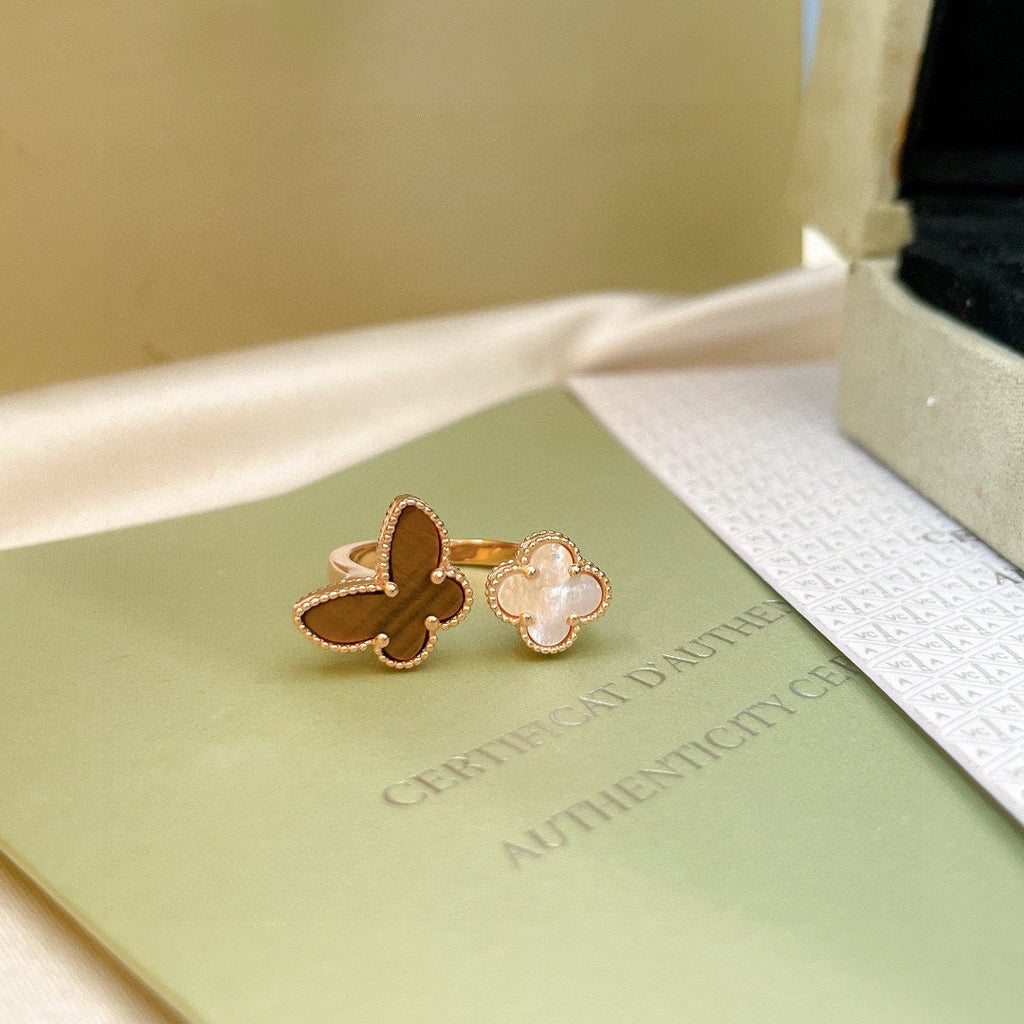 18K Van Cleef & Arpels Lucky Alhambra Between the Finger Ring