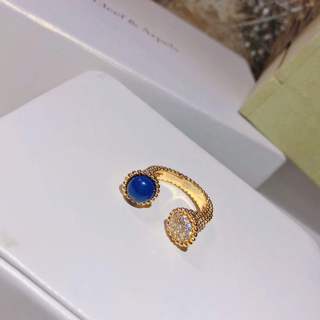 18K Van Cleef & Arpels Perlee Couleurs Between The Finger Ring