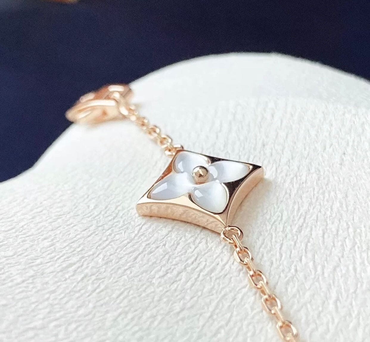 18K Louis Vuitton Colour Blossom BB Multi-Motif Bracelet