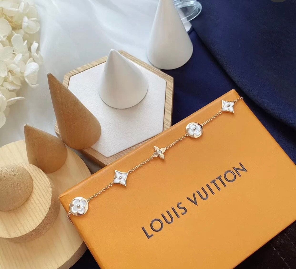 18K Louis Vuitton Colour Blossom BB Multi-Motif Bracelet