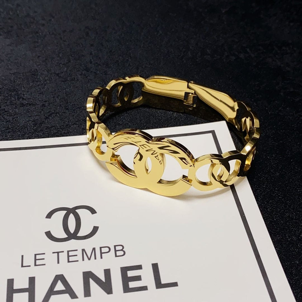 18K Chanel Opening Bracelet