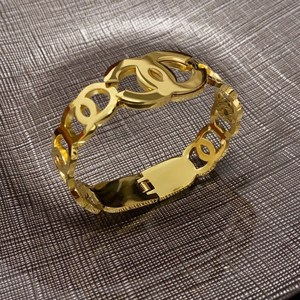 18K Chanel Opening Bracelet