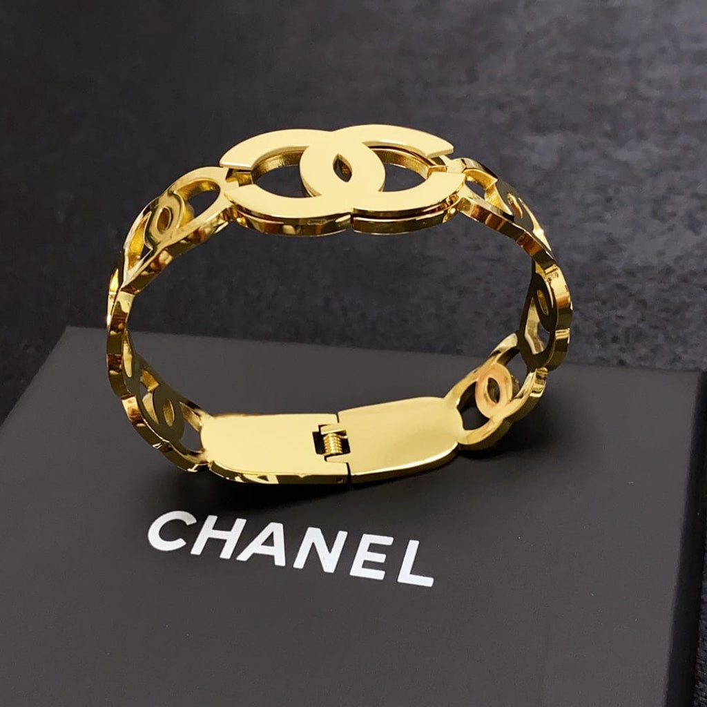 18K Chanel Opening Bracelet