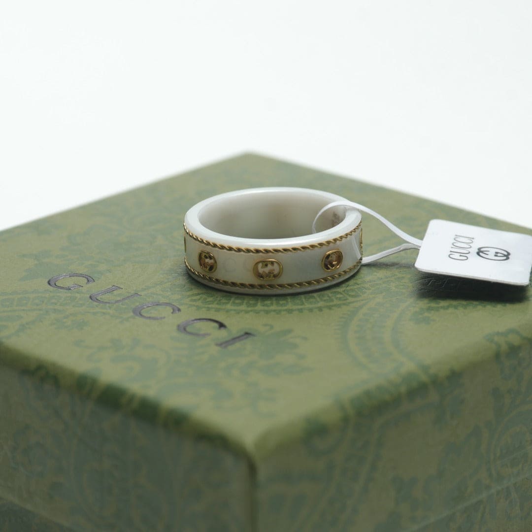 18K Gucci Interlocking G Icon White Zirconia Ring