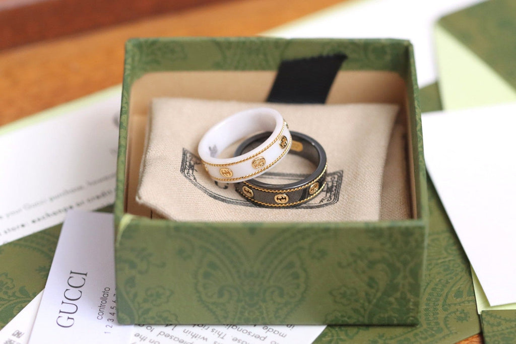 18K Gucci Interlocking G Icon White Zirconia Ring