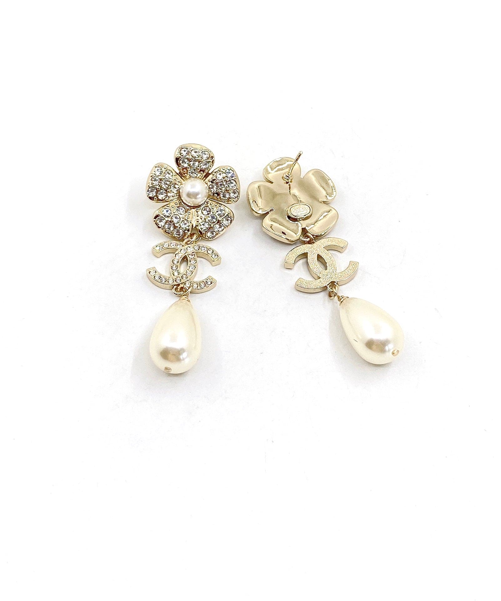 18K Chanel Pearl Flowers Earrings