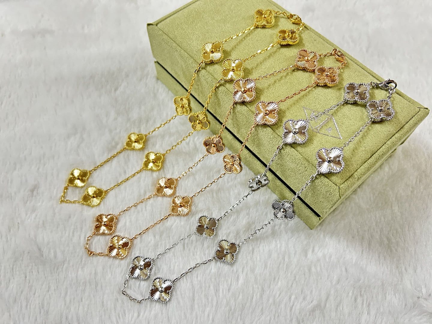 18K Van Cleef & Arpels Vintage Alhambra 10 Motifs Necklace