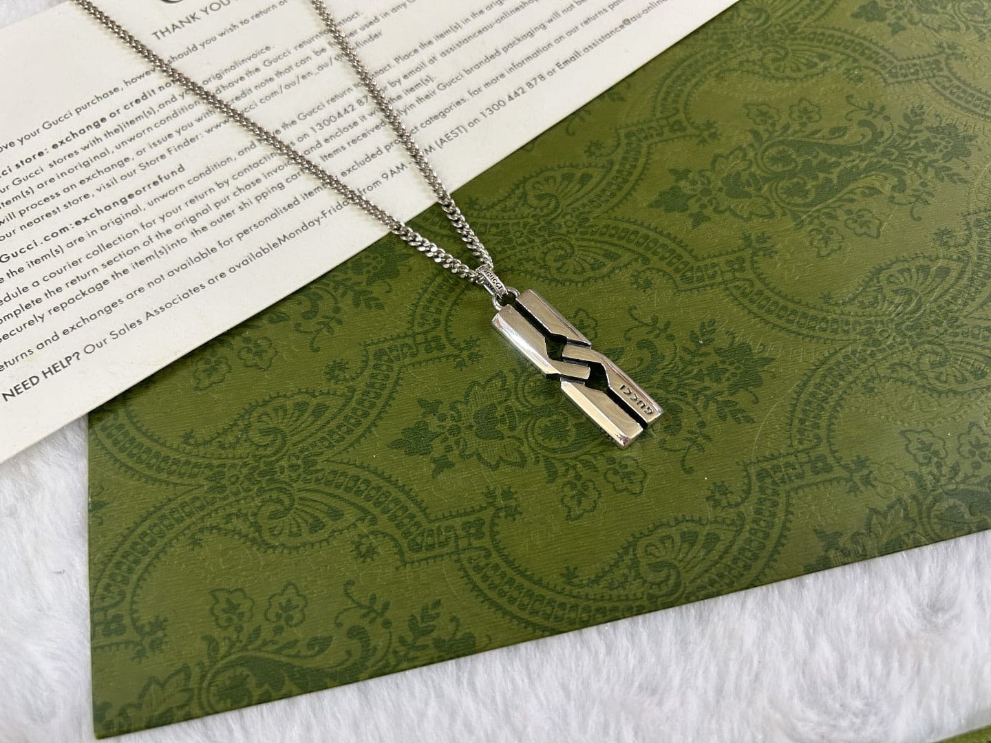 Gucci Knot Pendant Necklace