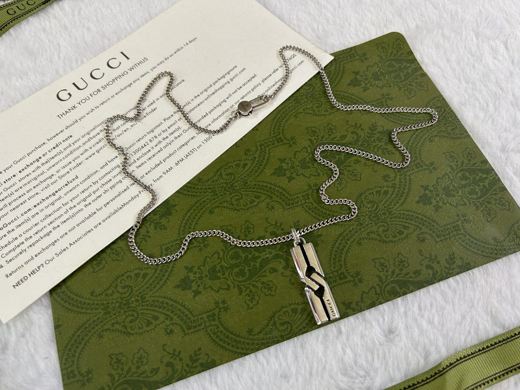 Gucci Knot Pendant Necklace