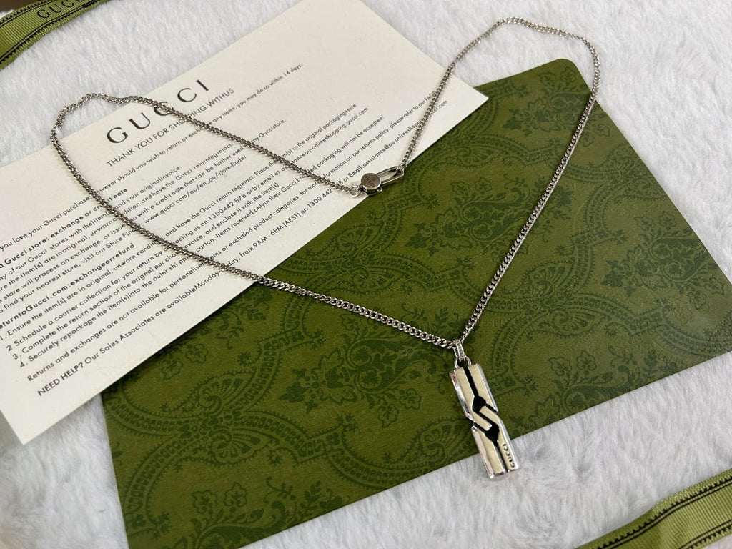 Gucci Knot Pendant Necklace