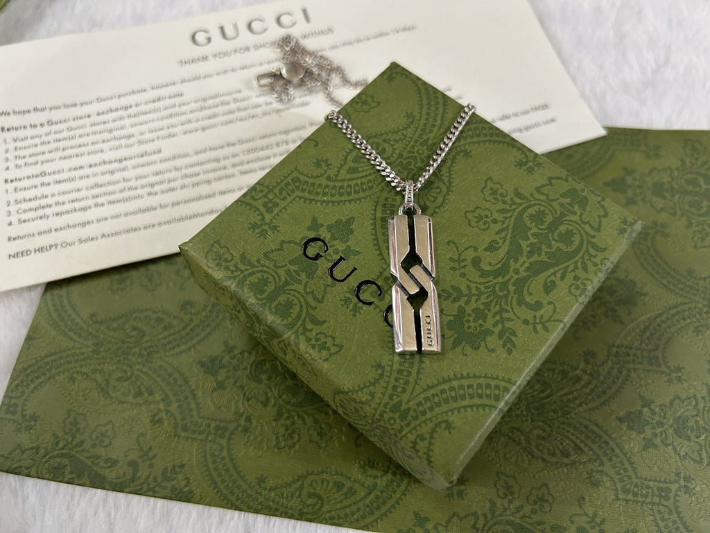 Gucci Knot Pendant Necklace