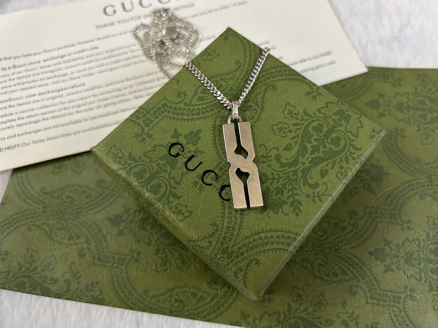 Gucci Knot Pendant Necklace