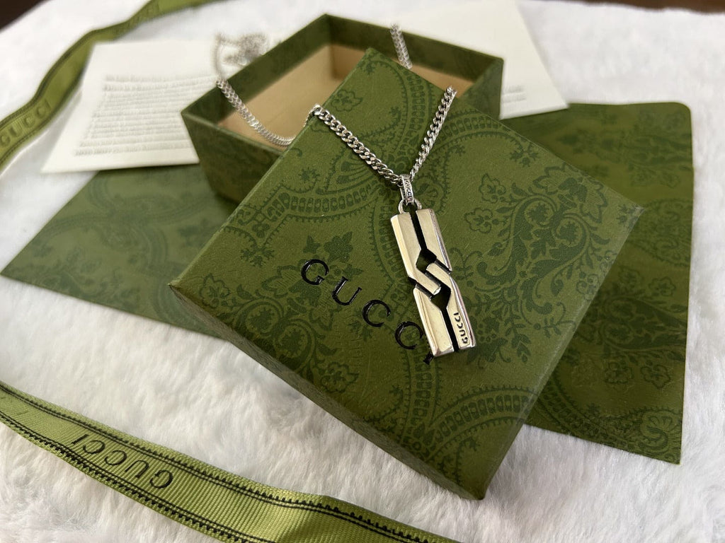 Gucci Knot Pendant Necklace