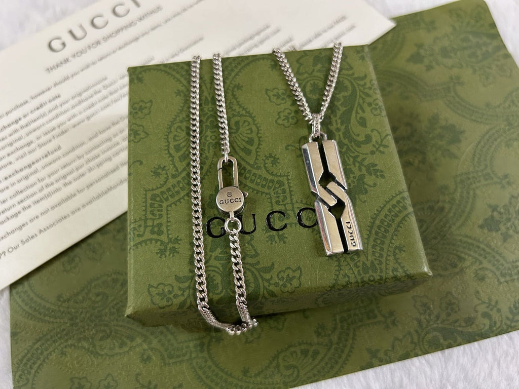 Gucci Knot Pendant Necklace